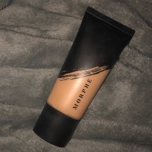 🌻morphe foundation in shade f2.20